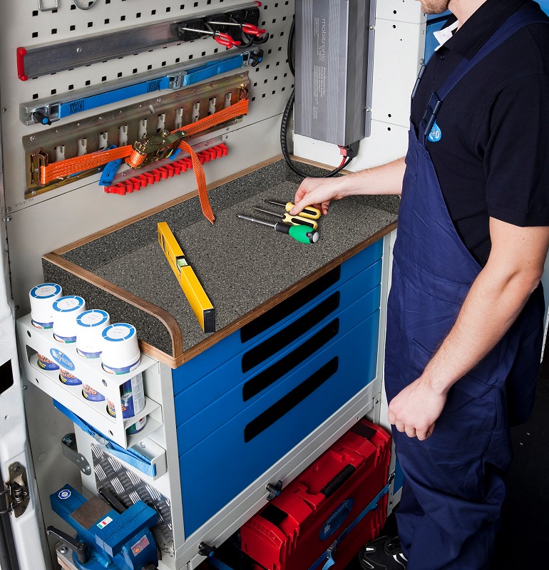 01_работна маса от дървен материал, бронирана България