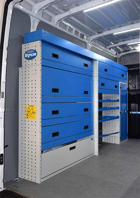 Daily със затворени рафтове с врата Syncro Ultra Bulgaria