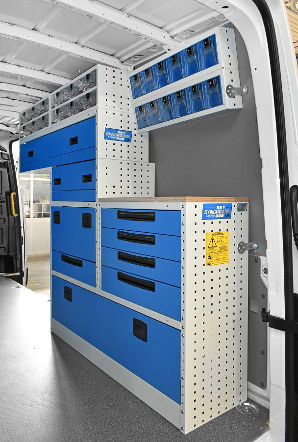 Лява стена с работна маса за MAN TGE L4H3 от Syncro System Bulgaria