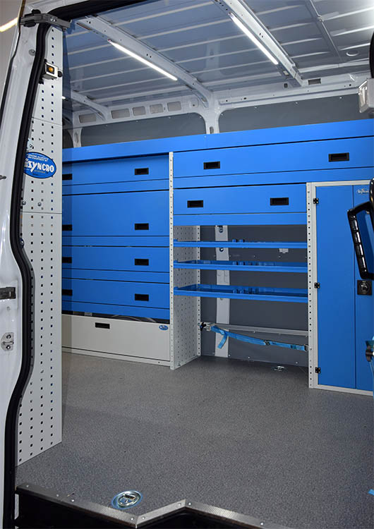 Daily с оборудване Ultra, както се вижда от страничната врата Syncro Bulgaria