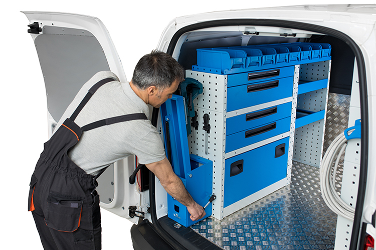 Отваряне на малък сгъваем багажник Syncro България