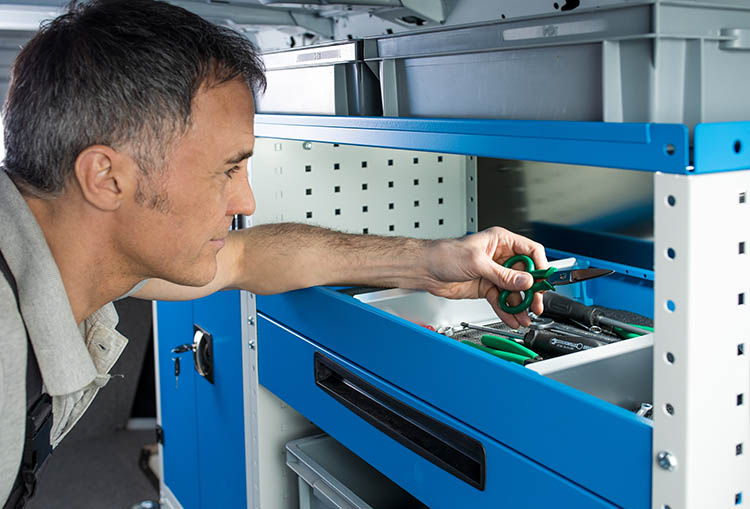 чекмедже с нехлъзгаща се подложка