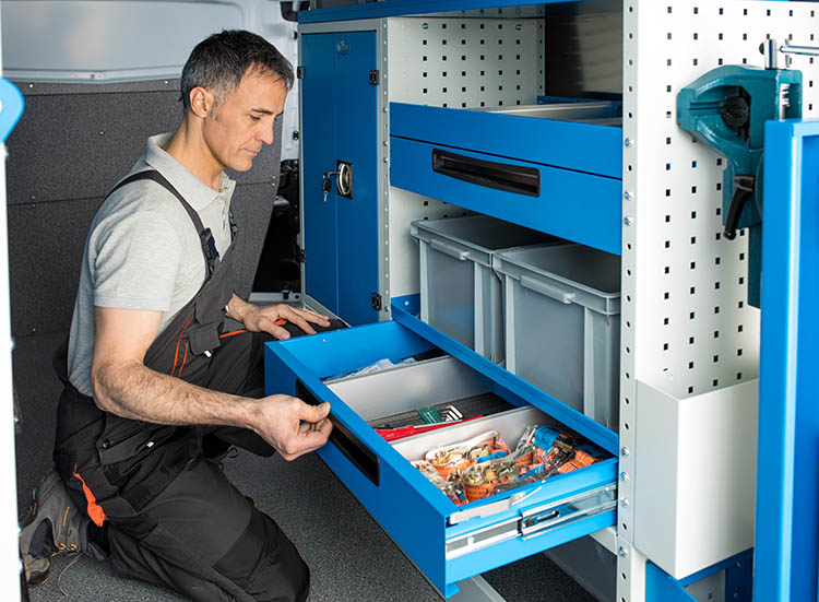 метално чекмедже с разделители