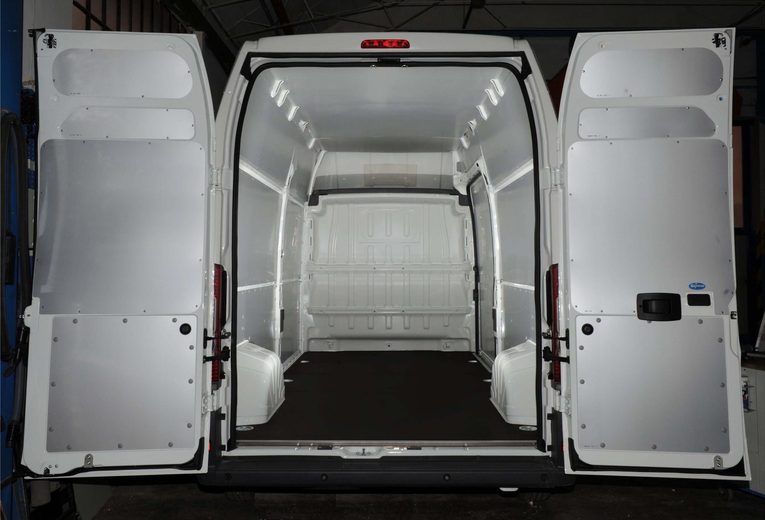 3_в Пловдив ван с цялостна облицовка, включително за тавана