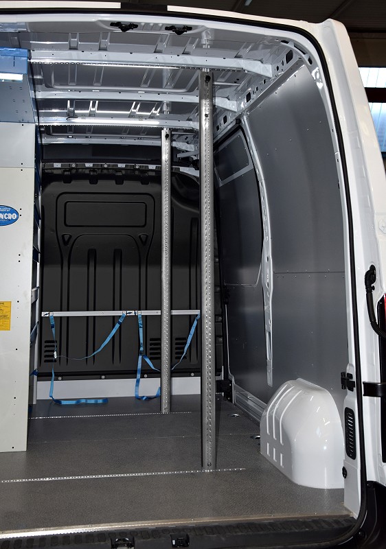 03_решетки за обезопасяване на товара на ван