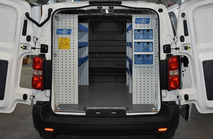 Vivaro Оборудван ван Syncro България