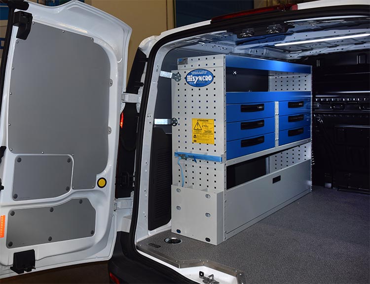 02 Свържете лявата стена с отворени чекмеджета и врати на чекмеджета и аксесоари Syncro Bulgaria